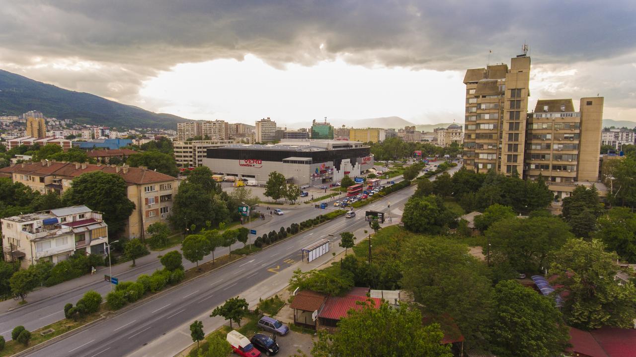 Astera Apart Hotel Skopje Exteriör bild